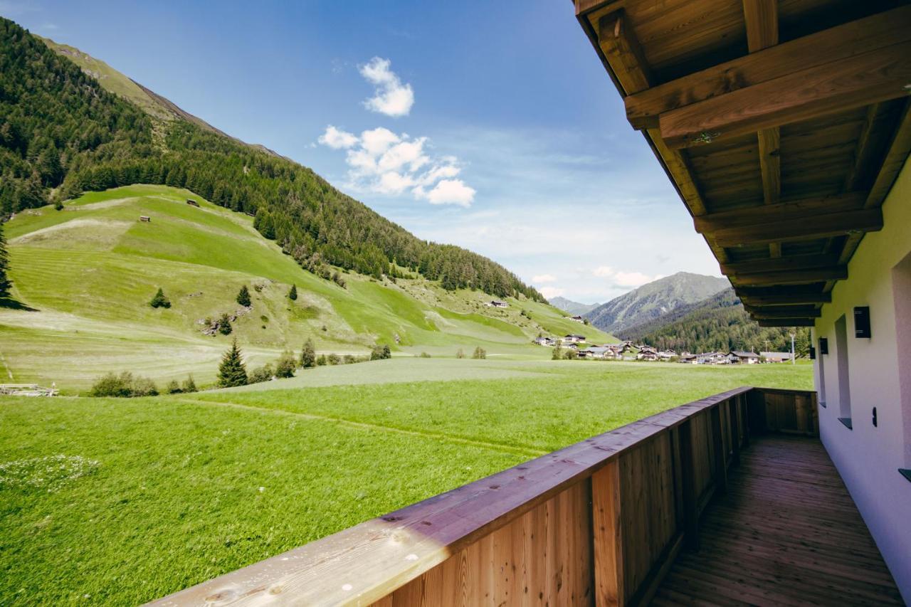 Nedererhof - Gemutliche Zimmer Mit GemeinschaftskucheAusserschmirn エクステリア 写真
