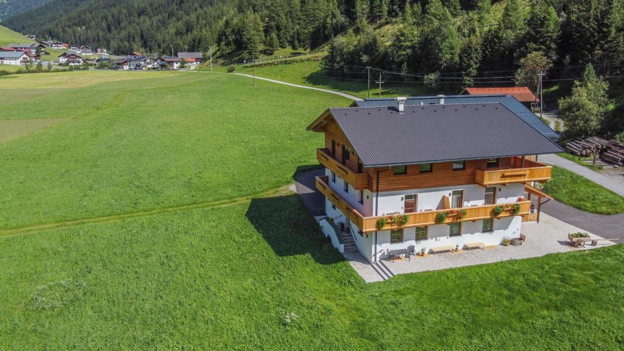 Nedererhof - Gemutliche Zimmer Mit GemeinschaftskucheAusserschmirn エクステリア 写真