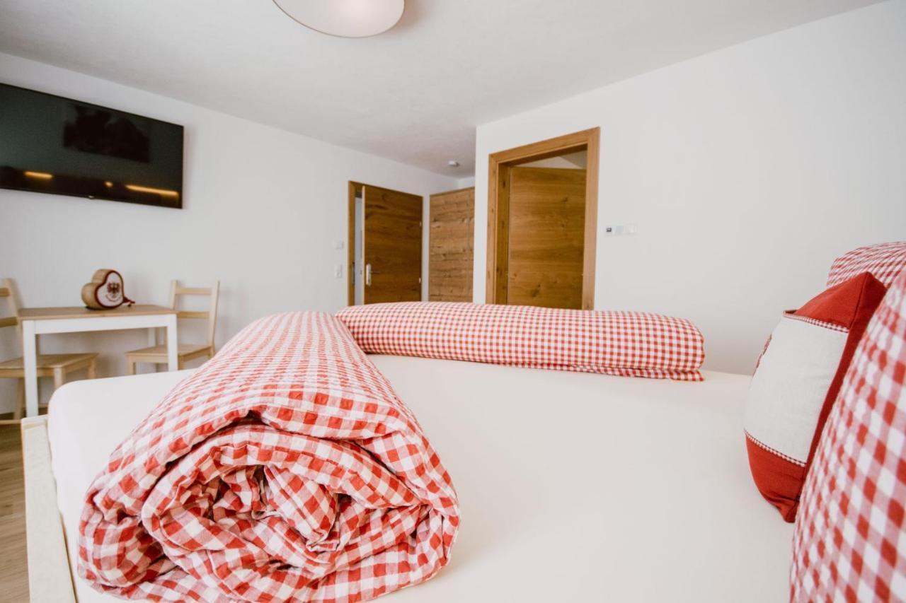 Nedererhof - Gemutliche Zimmer Mit GemeinschaftskucheAusserschmirn エクステリア 写真